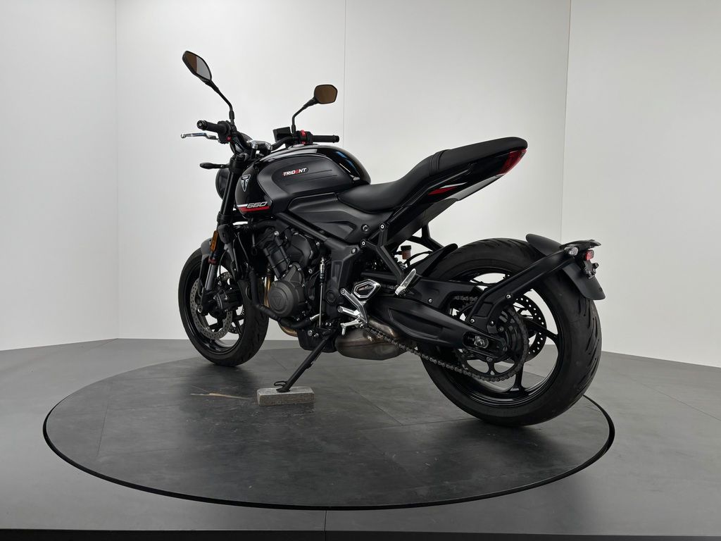 Fahrzeugabbildung Triumph TRIDENT 660 E5+ *TOP-ZUSTAND *QUICKSHIFTER
