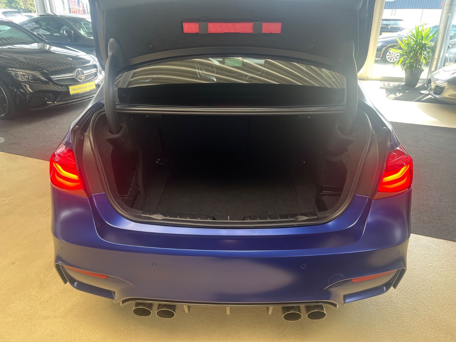 Fahrzeugabbildung BMW M3 CS F80 1of1200 *FROZEN DARK BLUE*DEUTSCH*