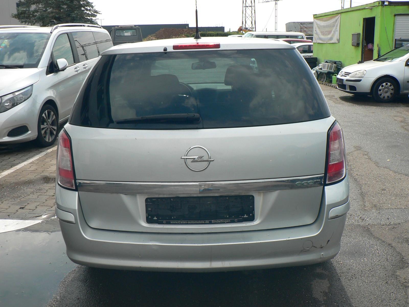 Opel Astra 2010 — photo 5