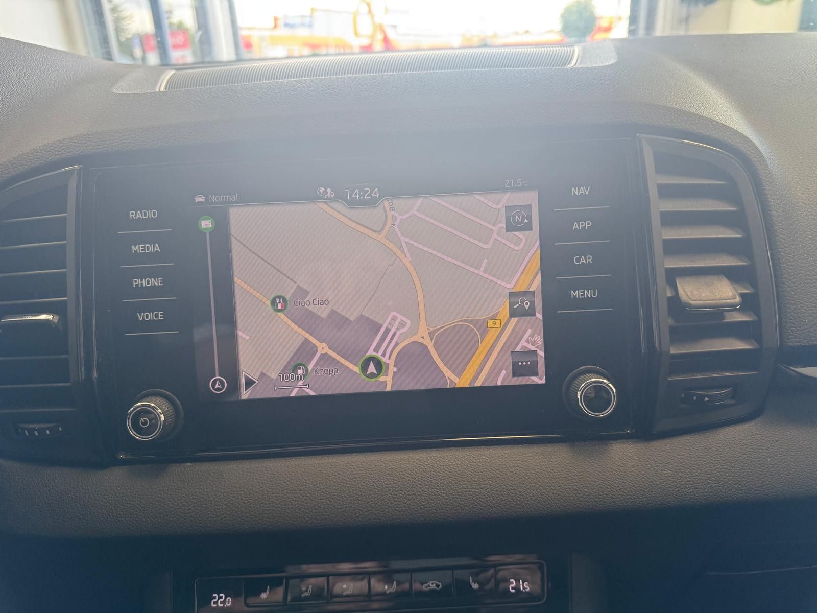 Fahrzeugabbildung SKODA Karoq Sportline 4x4 /1.HAND/NAVI/KLIMA/