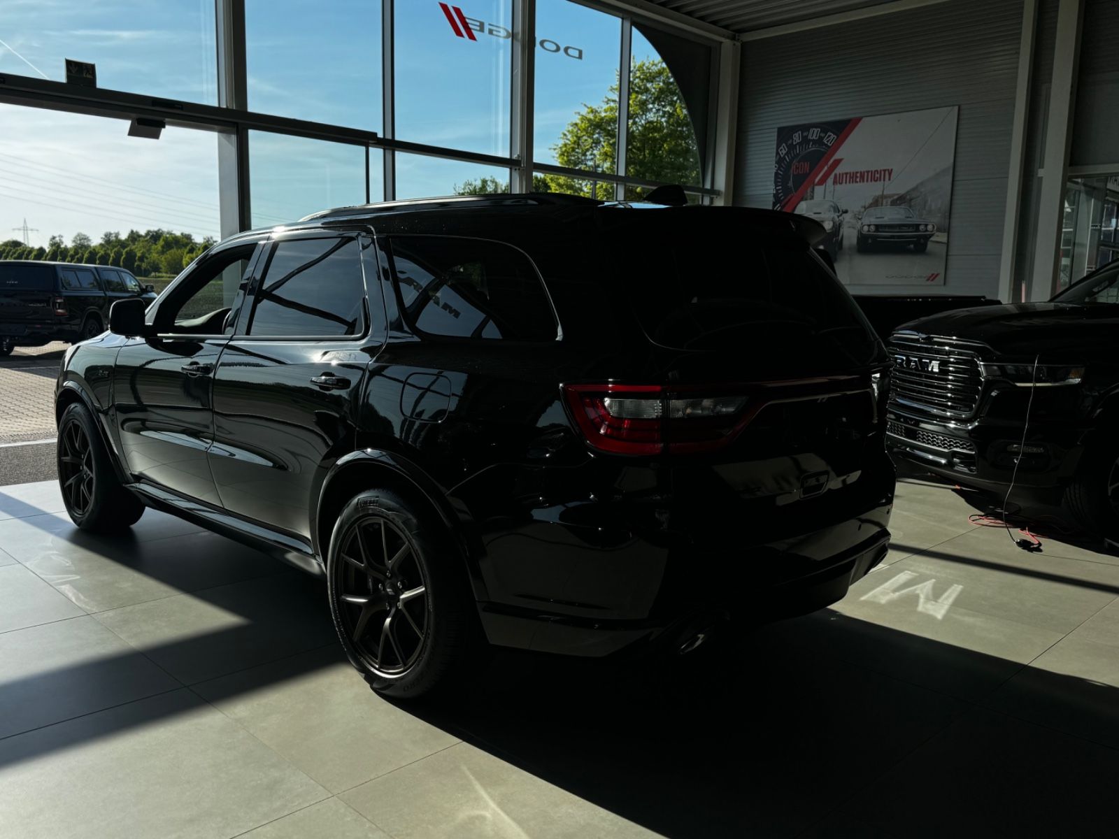 Fahrzeugabbildung Dodge Durango 5,7 HEMI R/T 20TH ANNIVERSARY LPG  6-Si.