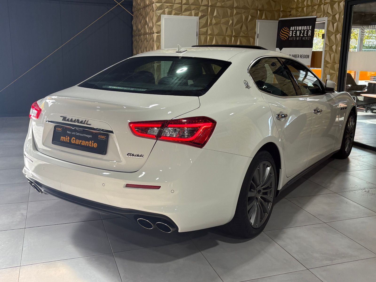 Fahrzeugabbildung Maserati Ghibli Diesel/FACELIFT/KAMERA/NEUES-MODELL