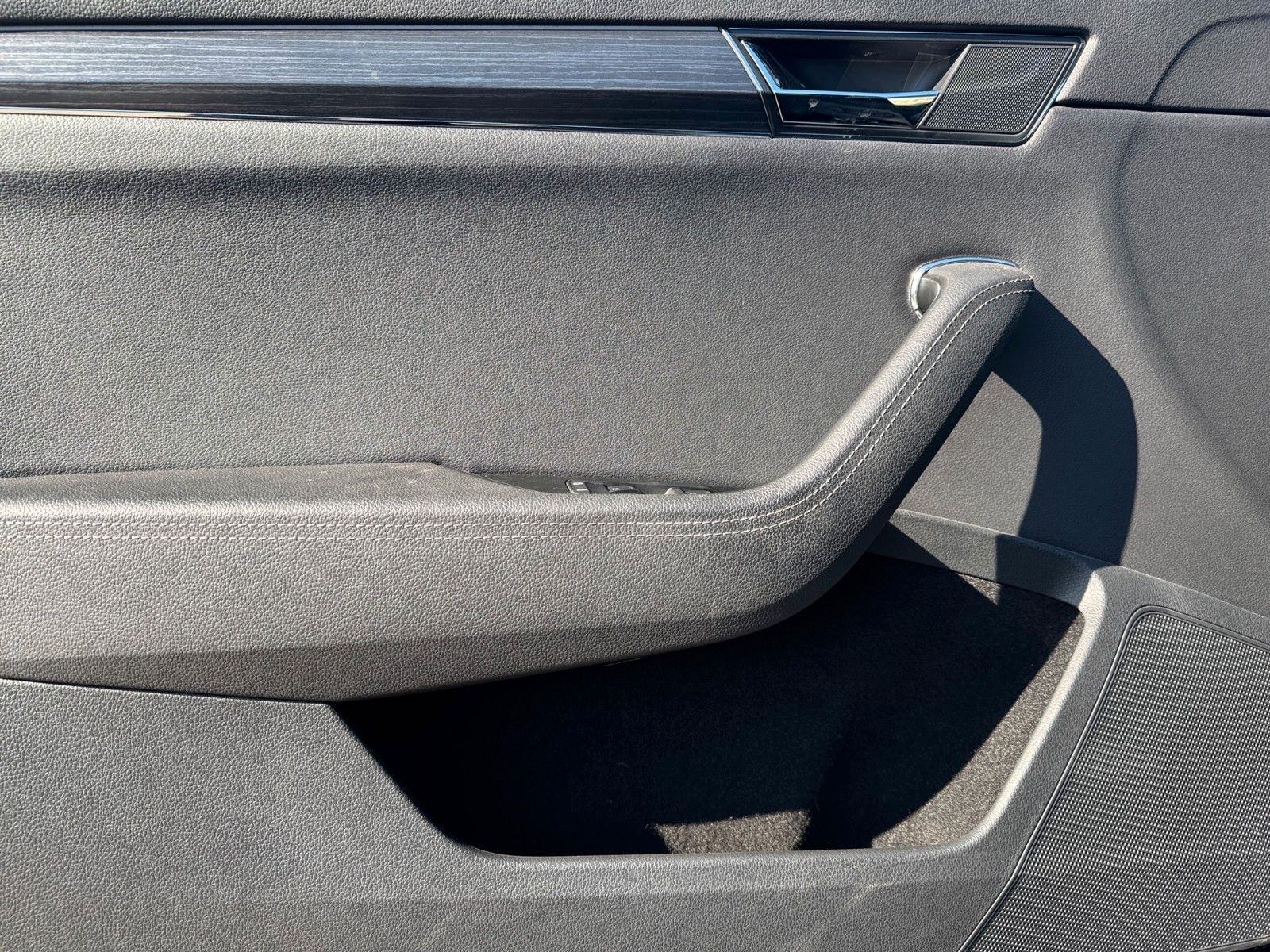 Fahrzeugabbildung SKODA Superb Combi Style 2.0 TSI