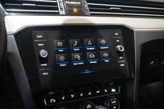 Fahrzeugabbildung Volkswagen Passat Vari. 2.0D R-LINE DSG NAVI/LED/KAMERA/AHK