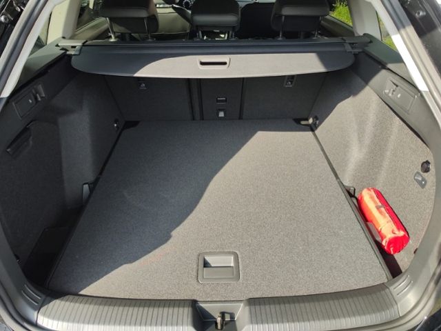Fahrzeugabbildung Volkswagen Golf Variant ENERGY 1,5 eTSI DSG AHK EASY OPEN N