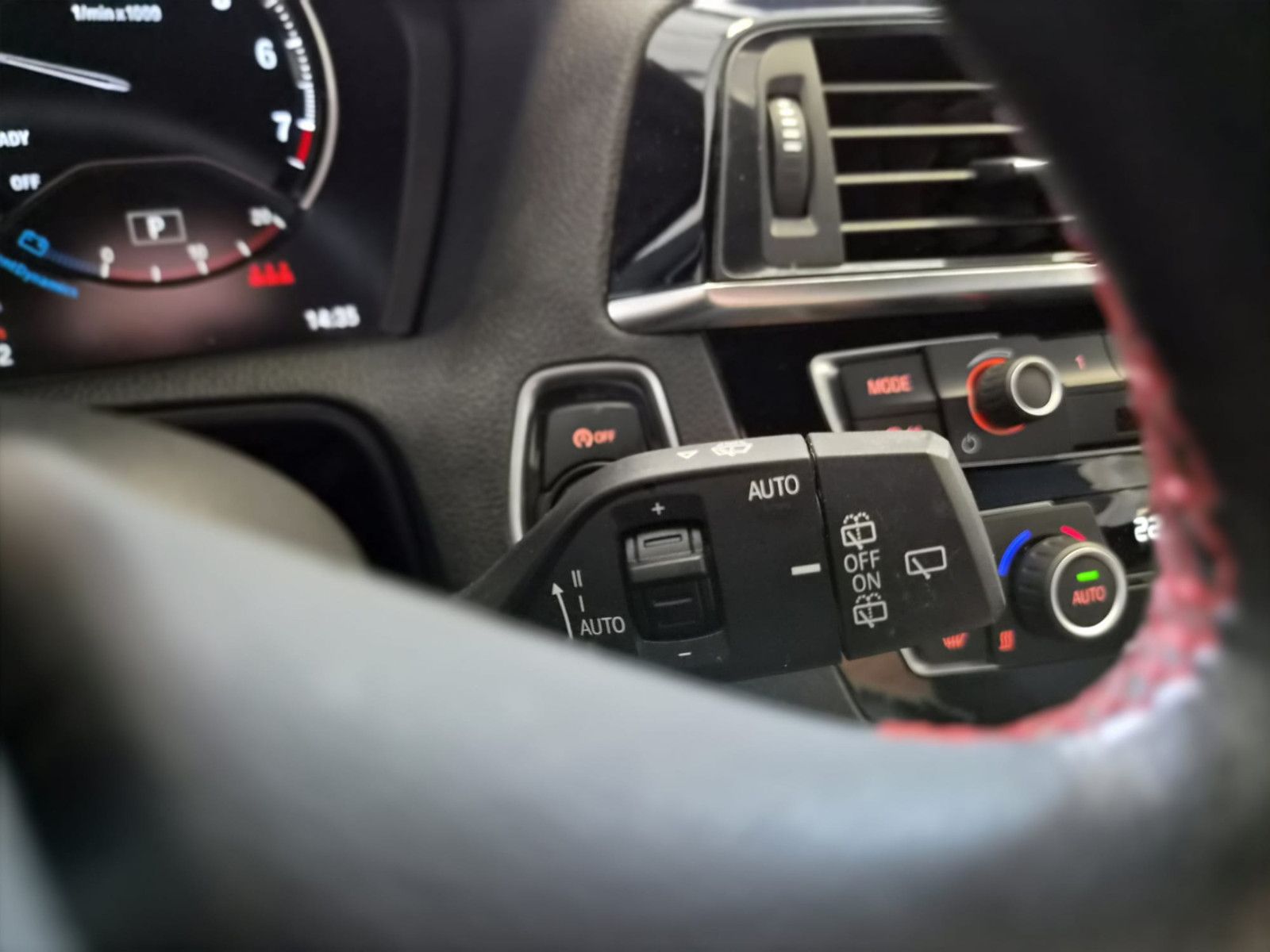 Fahrzeugabbildung BMW 120i Edition Sport Line Shadow/NAVI / AUTOMATIK