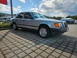 Mercedes-Benz Mercedes Benz W124 260E mit H Kennzeichen ... - Mercedes-Benz 260: W124 260e