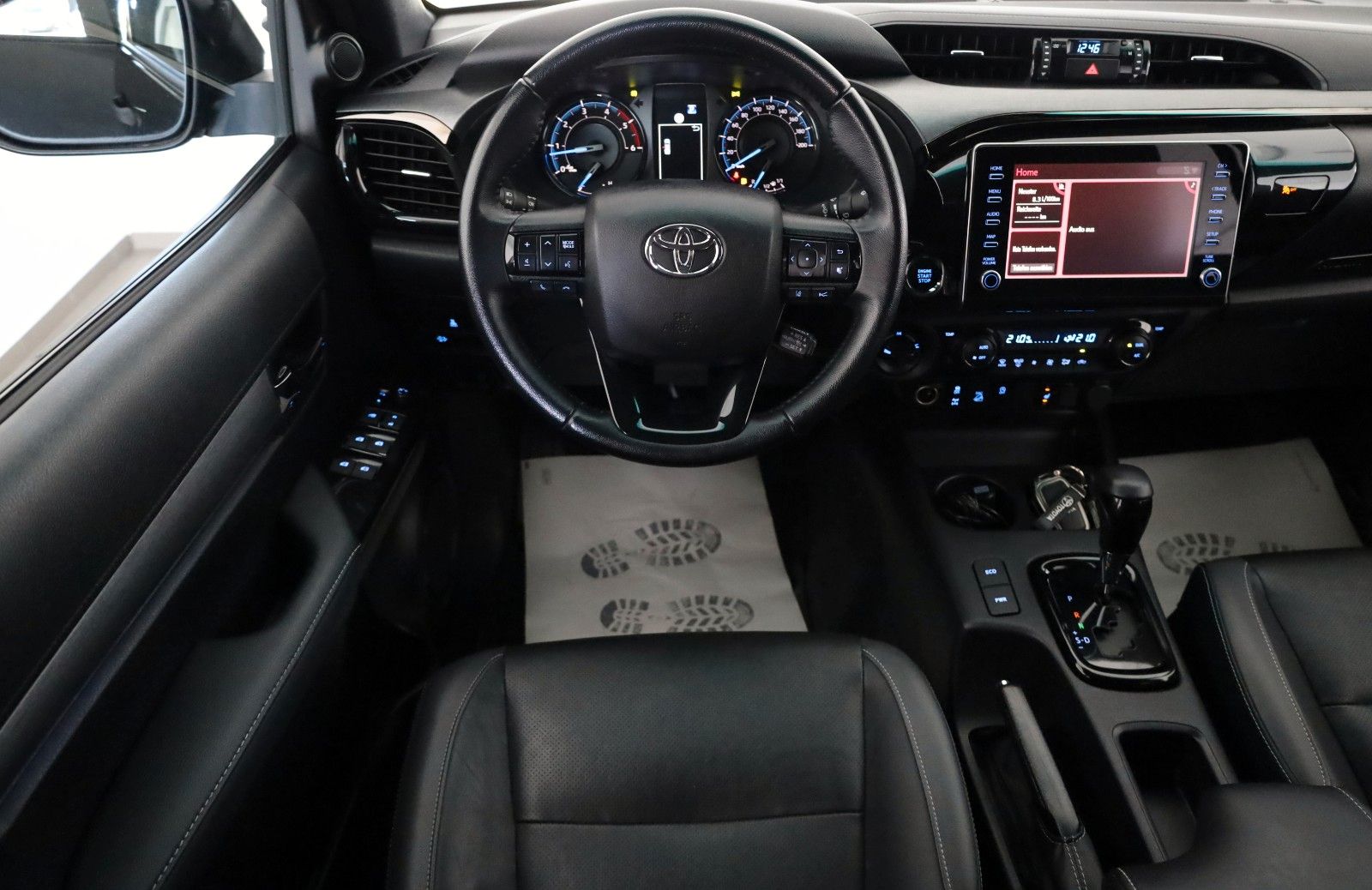 Fahrzeugabbildung Toyota Hilux 2.8D-4D Invincible,Kamera,CarP,HardTop,AHK