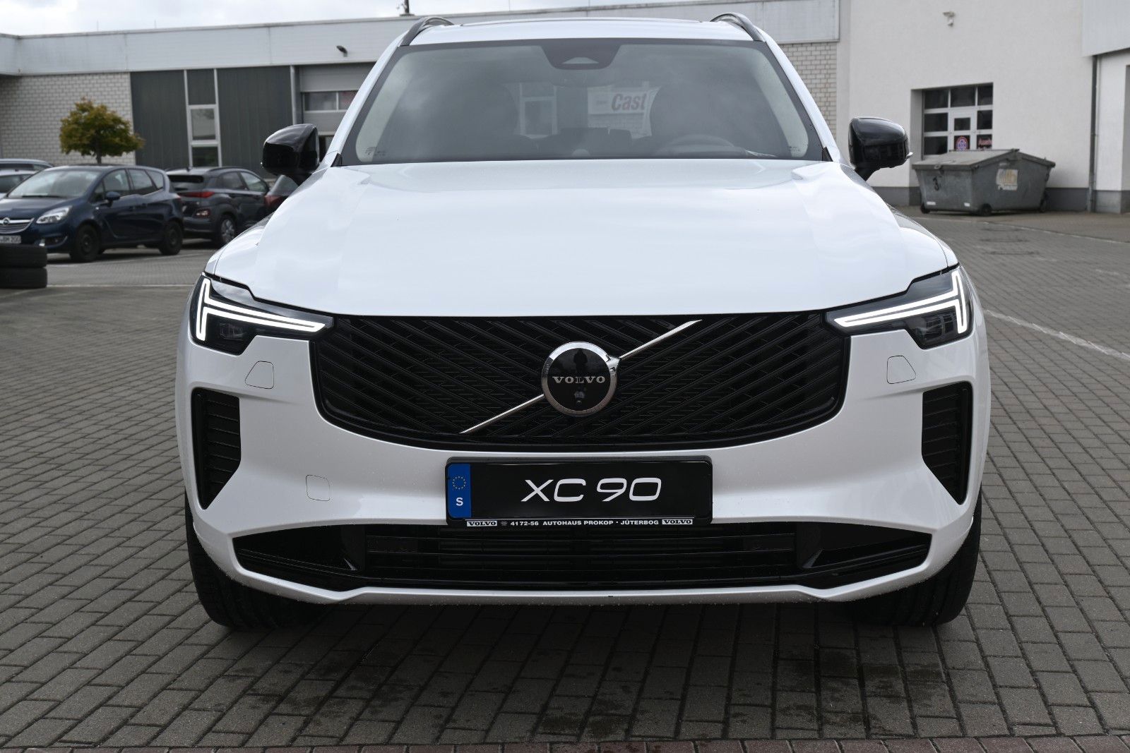 Fahrzeugabbildung Volvo XC90 T8 AWD Ultra Dark*STDHZG*360°*LUFT*B&W*ACC