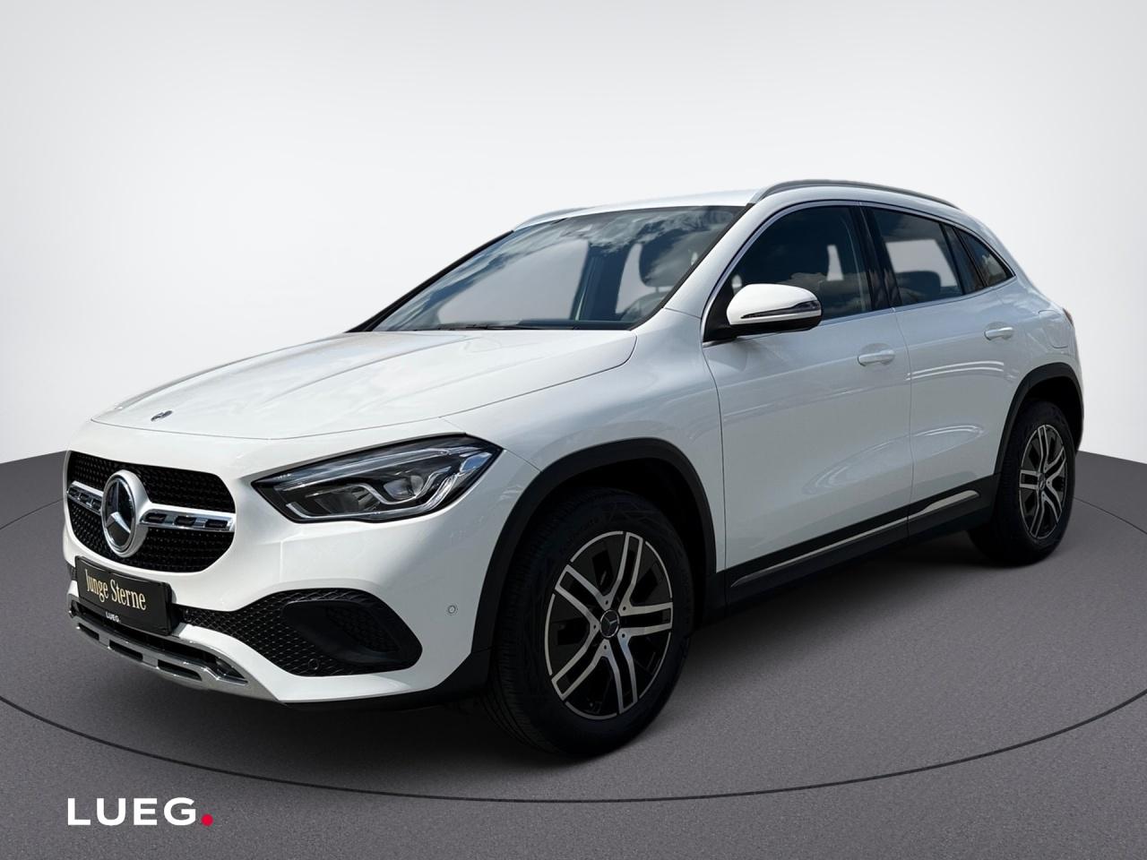 Mercedes-Benz GLA 200 PROGRESSIVE+AHK+RÜCKFKAM+KLIMAAUT+AMBIEN