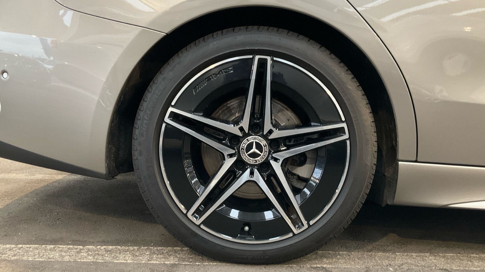 Fahrzeugabbildung Mercedes-Benz C300d Limousine AMG Line Pano ACC Burmester 360°