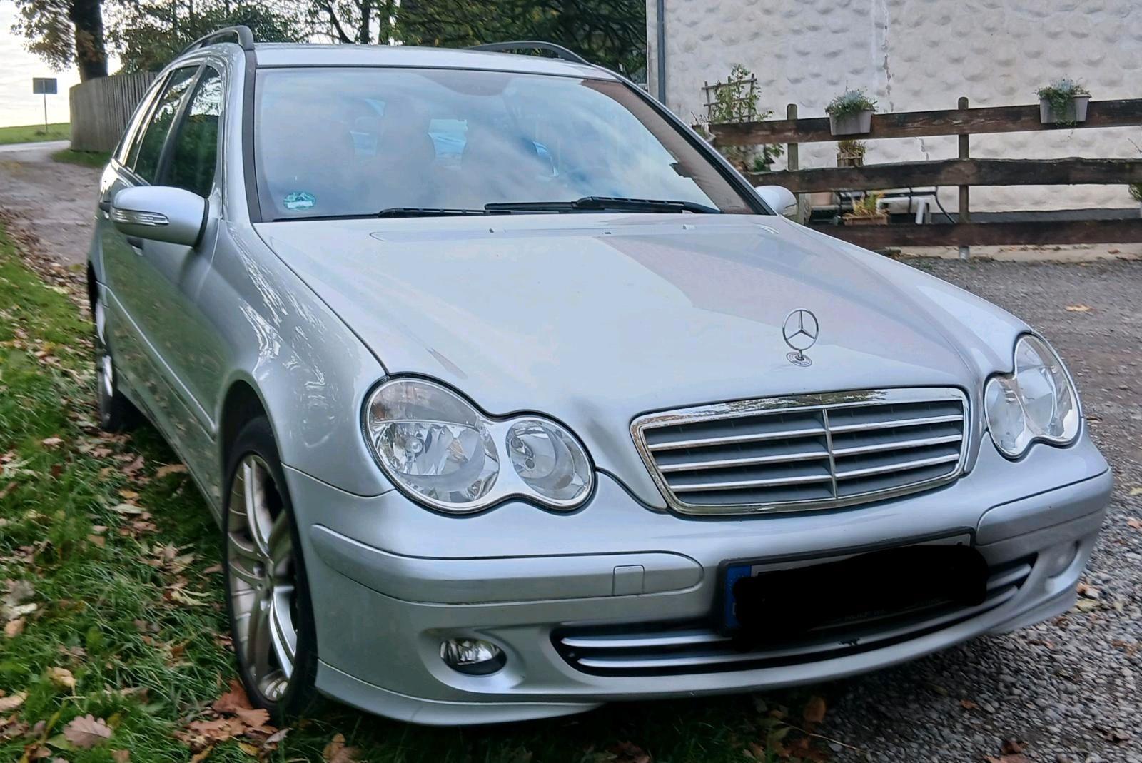 Mercedes-Benz C180 2006 — rear view