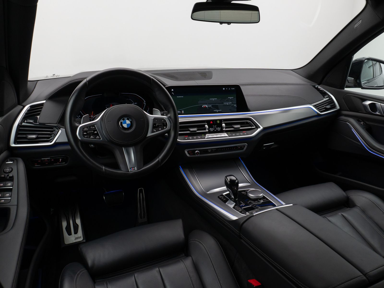 Fahrzeugabbildung BMW X5 xD30d M Sport 360°Laser HUD DAB HiFi 22Zoll