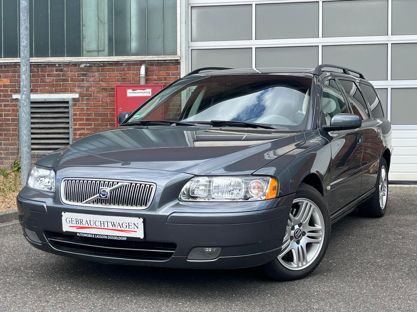 Volvo V7 D5 Momentum *Klima*Leder*Spaceball*