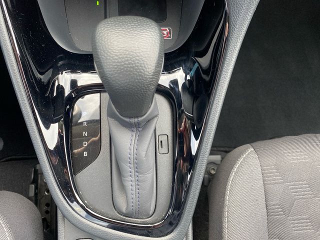 Yaris 1.5 Hybrid Style PDC SHZ KAMERA ACC LED