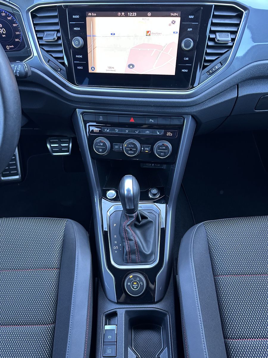 Fahrzeugabbildung Volkswagen T-Roc 2.0 TSI DSG R-Line 4M NAV+LED+ACC+AHK+KAM