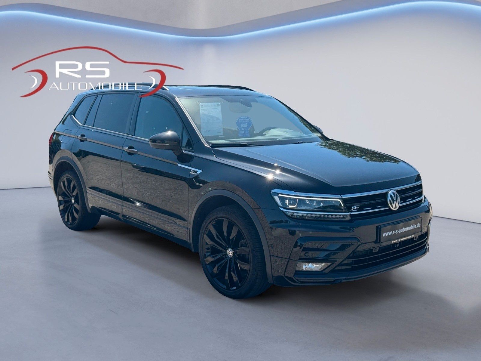 VW Tiguan Highline 4Motion R-Line-Paket Black