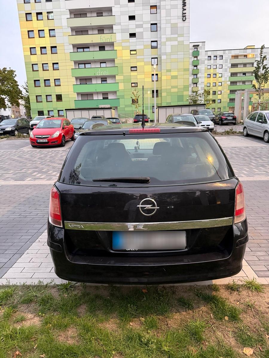 Opel Astra 2009 — engine 105 HP (77kW)