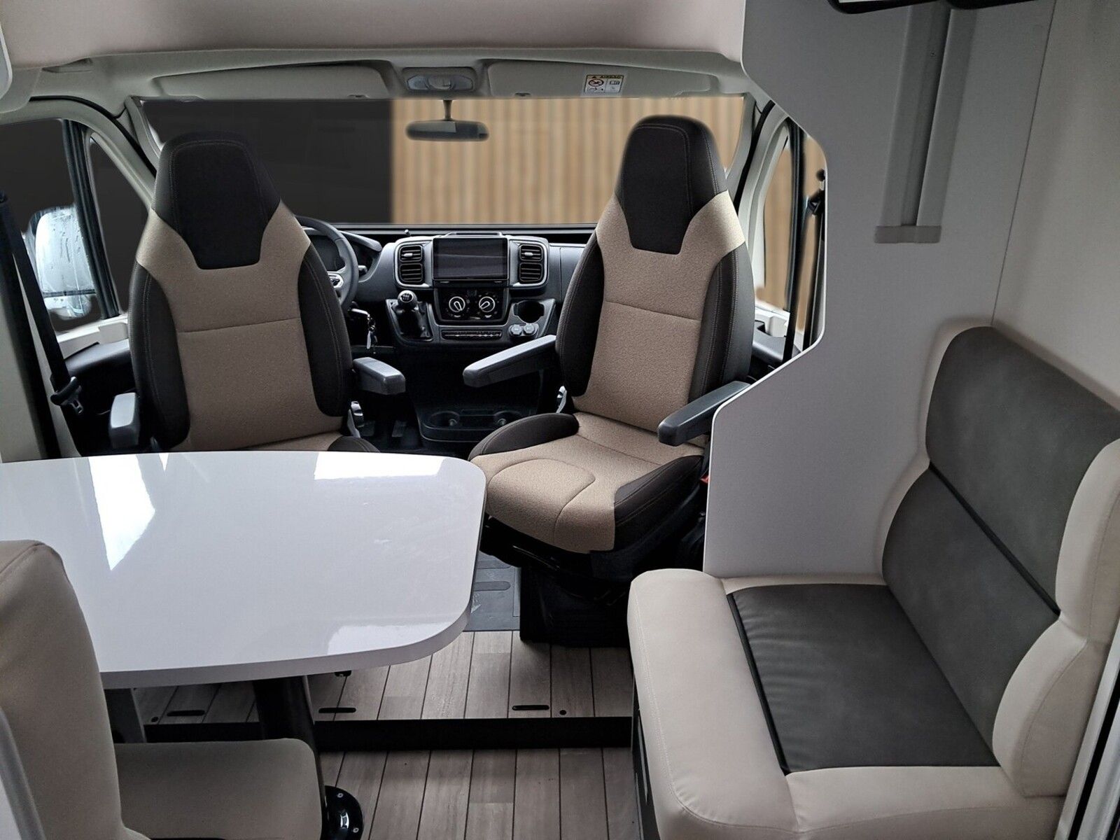 Fahrzeugabbildung Forster T F745 EB LTE,Solar,Markise,Lithium,Hubbett