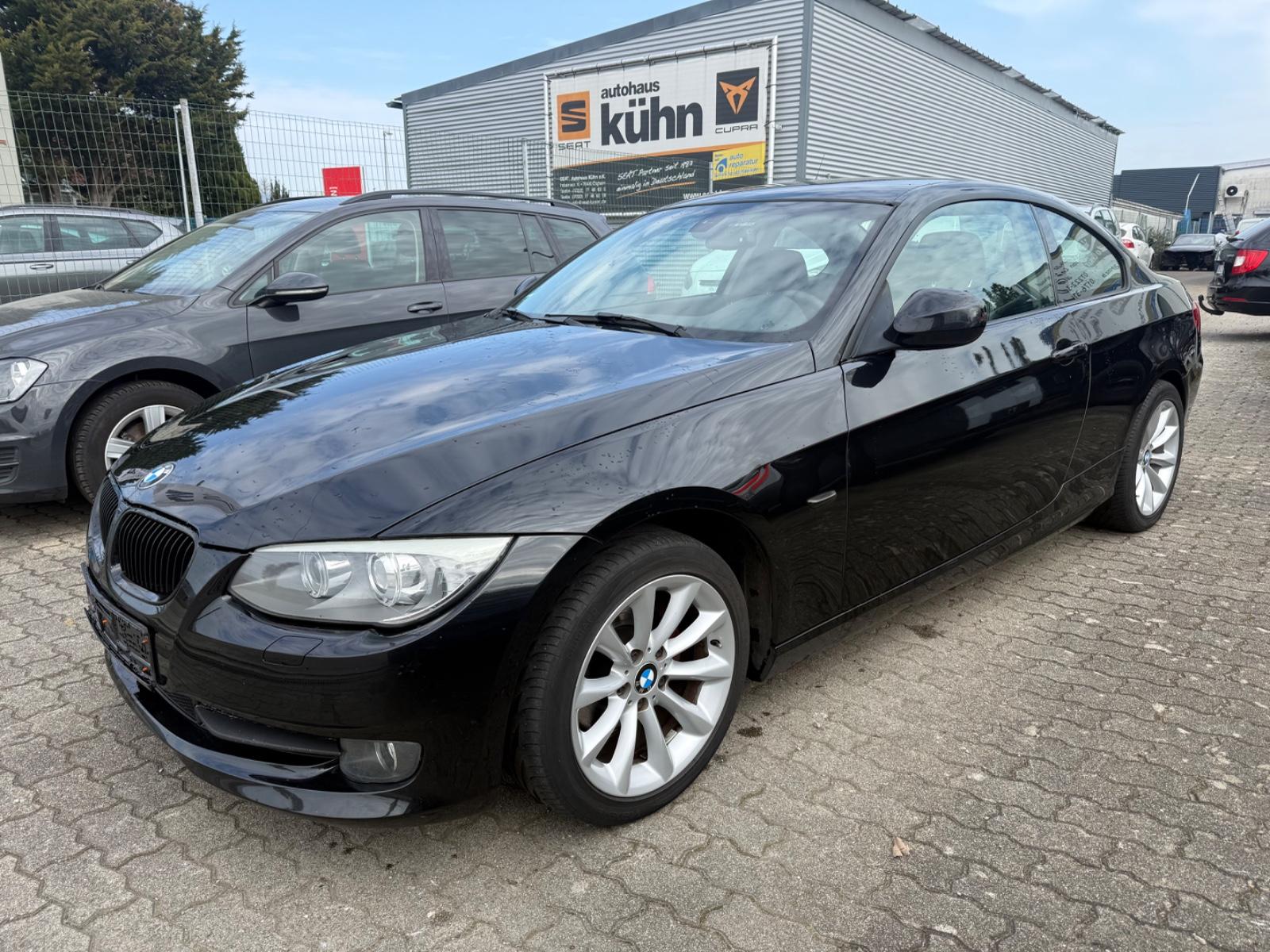 BMW 3 Coupe 320i, SCHECKHEFT GEPFLEGT, SPORT LEDER