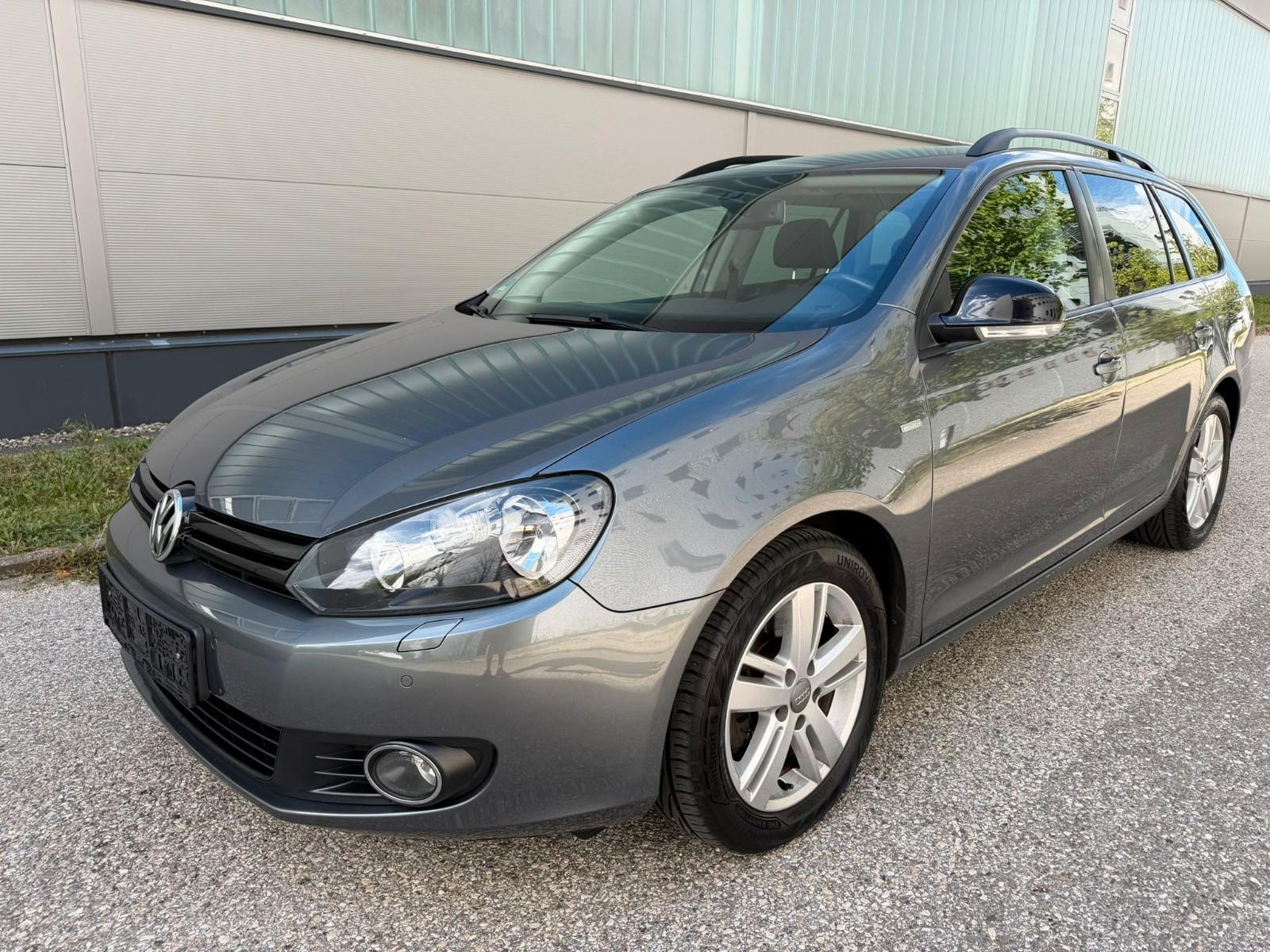Volkswagen Golf 2012 — interior
