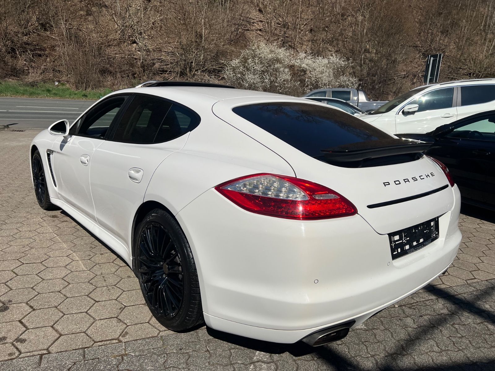 Fahrzeugabbildung Porsche Panamera Diesel * Carraraweiß * SCHIEBEDACH*