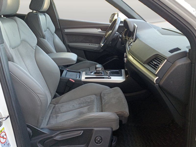 Fahrzeugabbildung Audi Q5 2.0 40 TDI quattro sport S-Tronic S-line