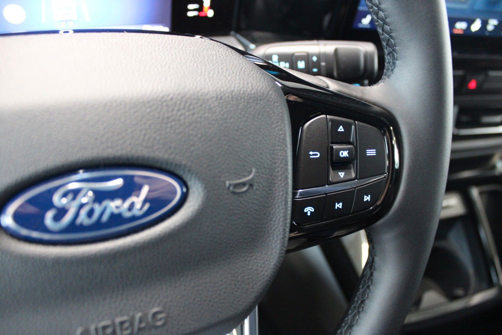 Fahrzeugabbildung Bürstner Ford COPA Attractive L1 Titanium MARKISE