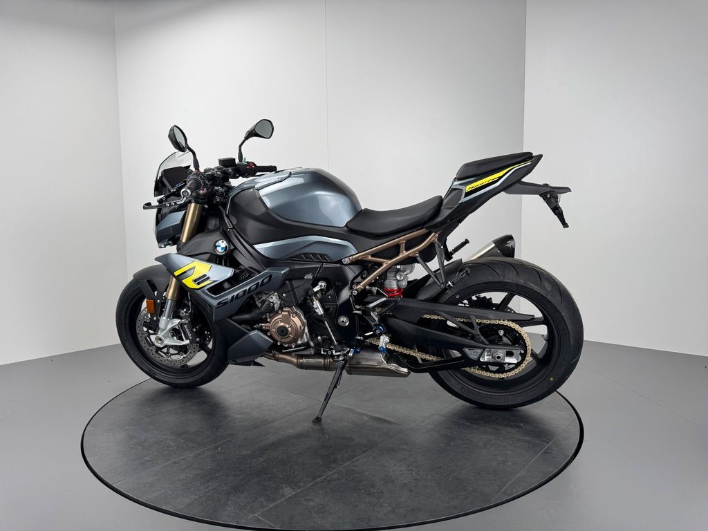 Fahrzeugabbildung BMW S1000 R *VOLLAUSSTATTUNG *SCHMIEDERÄDER