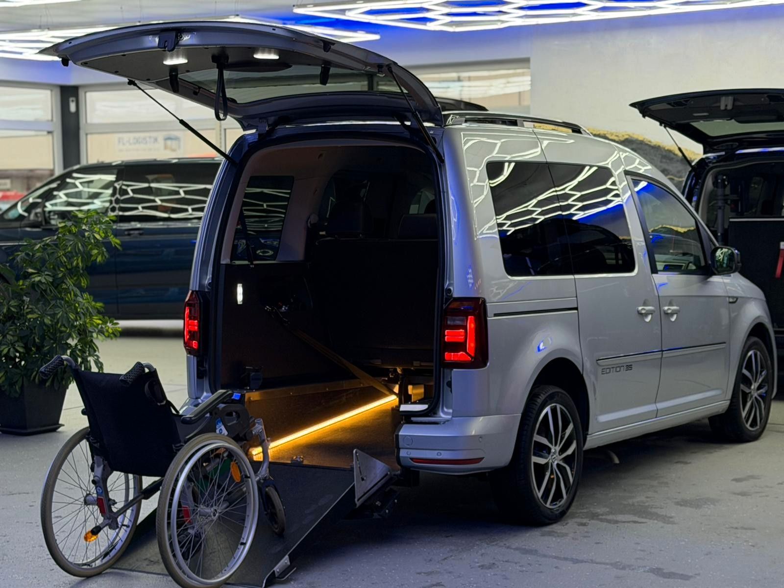 Volkswagen Caddy-DSG-Behindertengerecht-Edition 35-Rampe foto 3