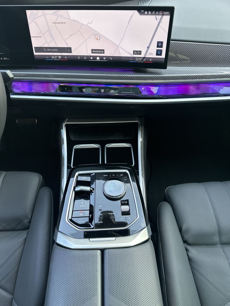 Fahrzeugabbildung BMW i7 xDrive60 M-Sport Pro NAV+LASER+PANO+HUD+360°