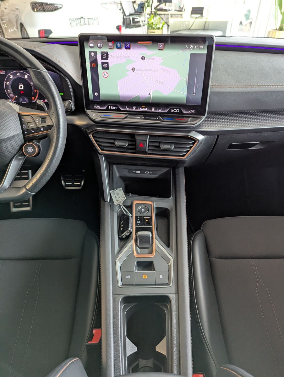 Fahrzeugabbildung CUPRA Leon 1.5 eHybrid Matrix Edge-Intelligent SoH100%