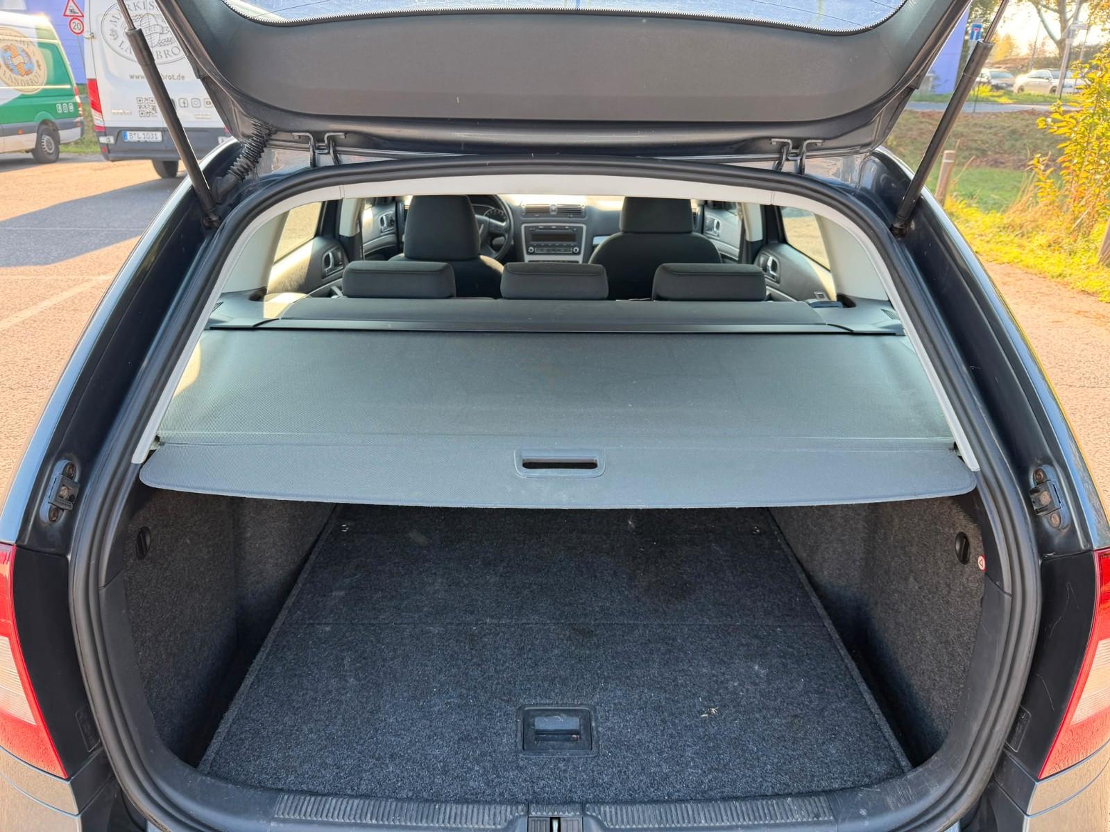 Skoda Octavia 2009 — photo 10
