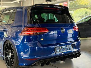 Volkswagen Golf - 8