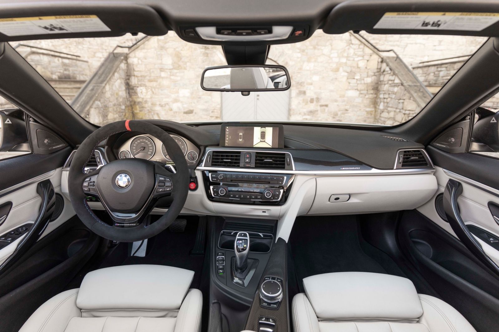 Fahrzeugabbildung BMW 430I Cabrio M-PERFORMANCE HUD H&K KAM CARPLAY