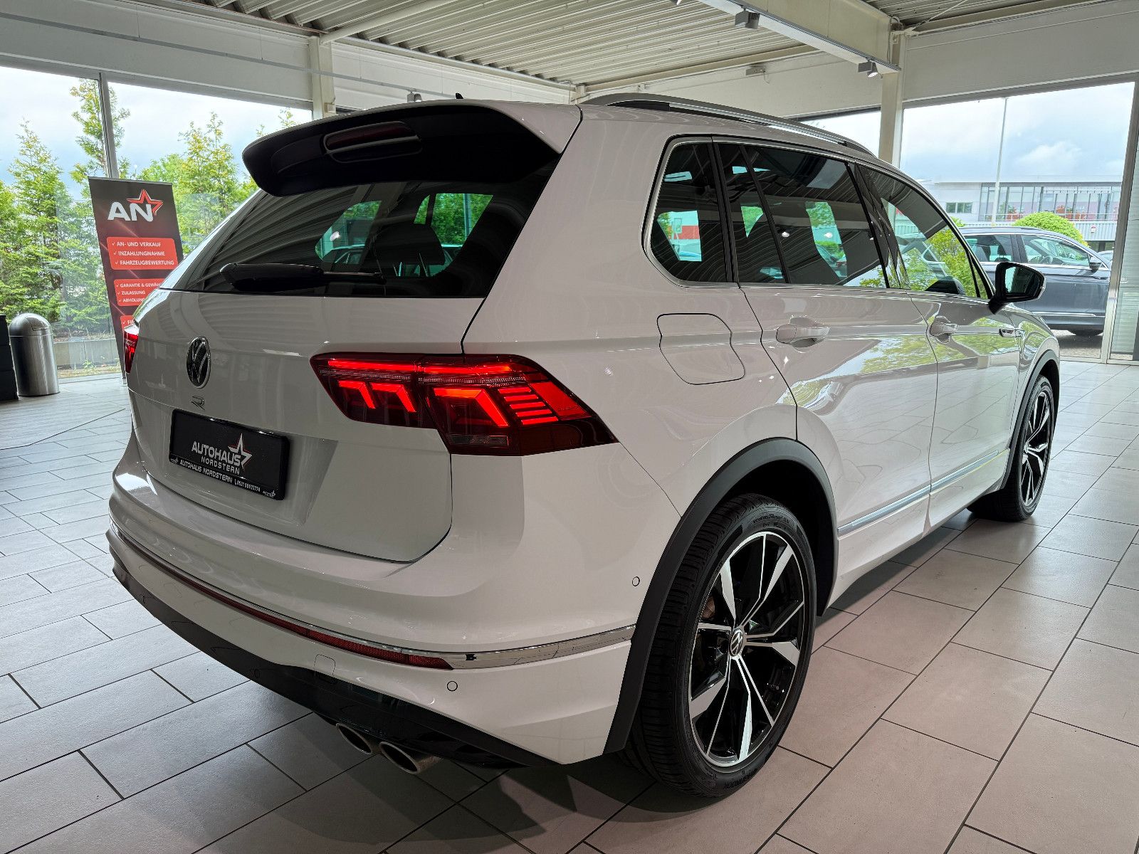Volkswagen Tiguan R 4Motion IQ DSG LED PANO SHZ AHK foto 5