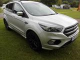 Ford Kuga 1,5 EcoBoost 4x4 134kW ST-Line Automat ... - silberne Ford Kuga