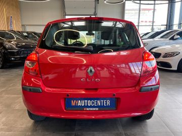 Renault Clio III Dynamique MOTOR- UND GETRIEBSCHADEN