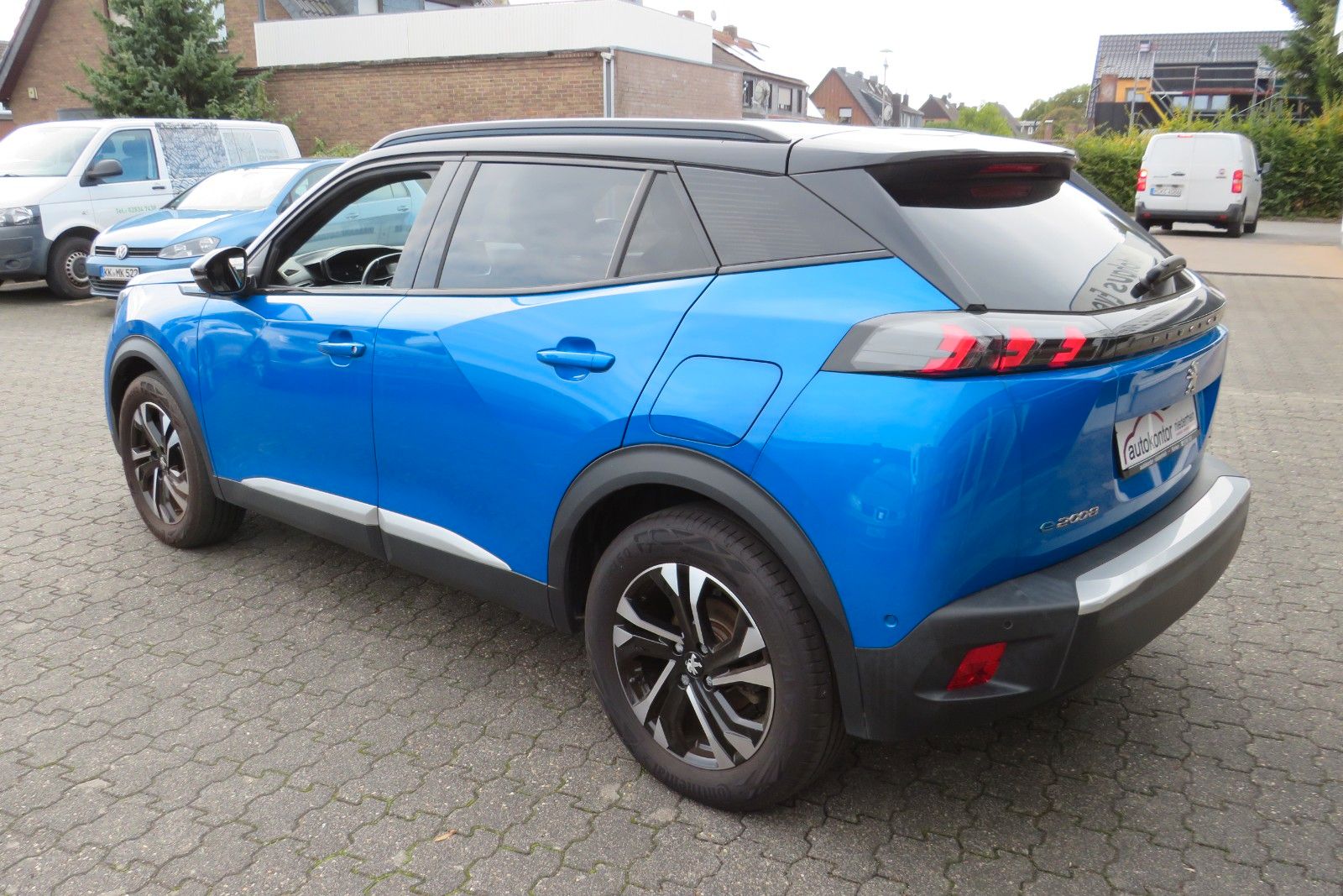 Fahrzeugabbildung Peugeot 2008 e- GT SITZH. NAVI KAMERA PDC 1.HD