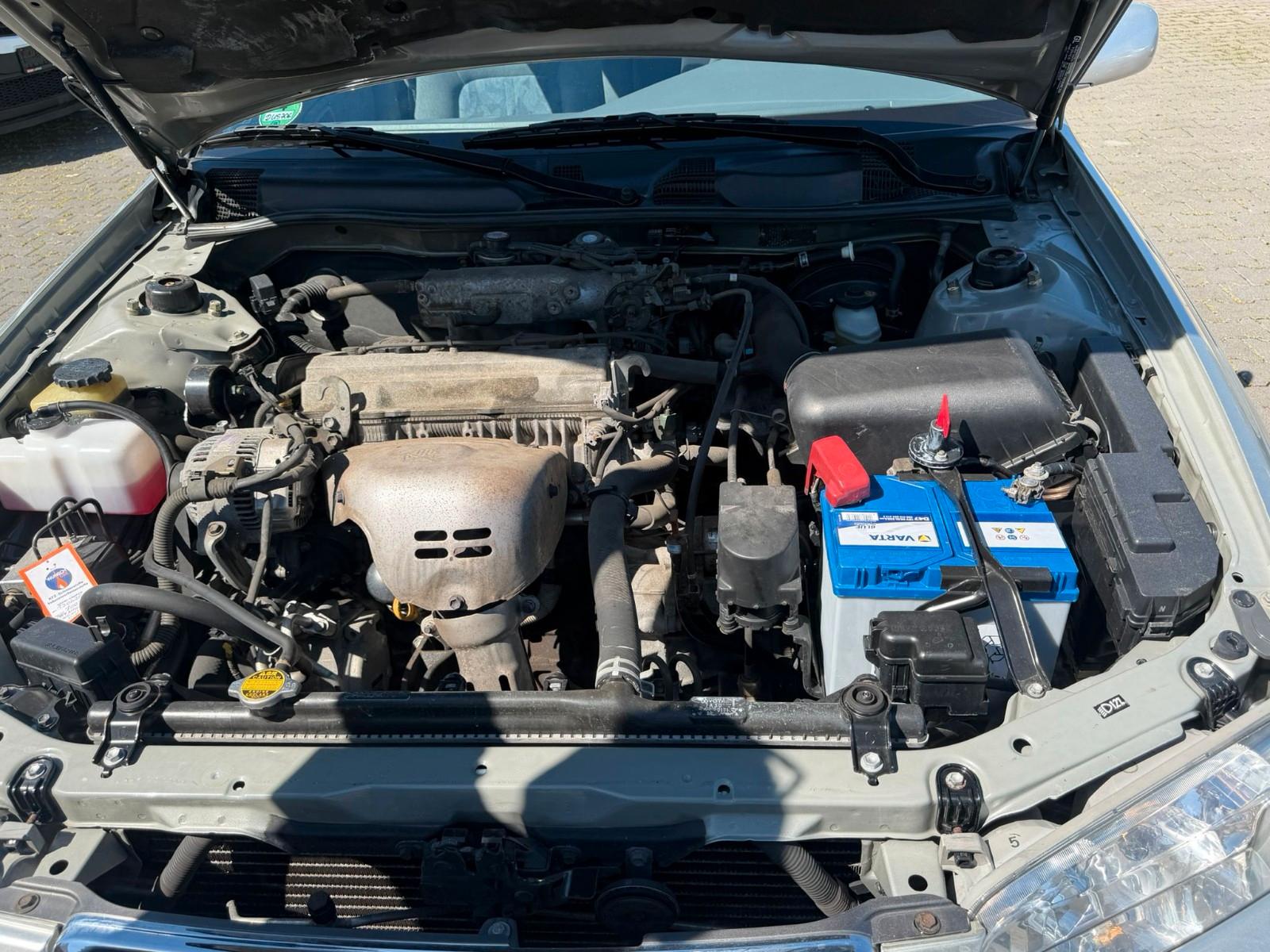Toyota Camry 2.2 Automatik/1-HAND/Glas SHD