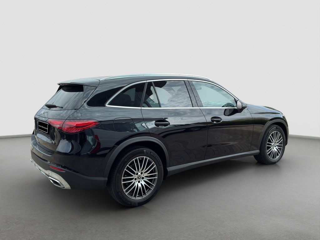 Fahrzeugabbildung Mercedes-Benz GLC 200 4MATIC PANO-SD*LED*EASY-PACK*AMBIENTE*