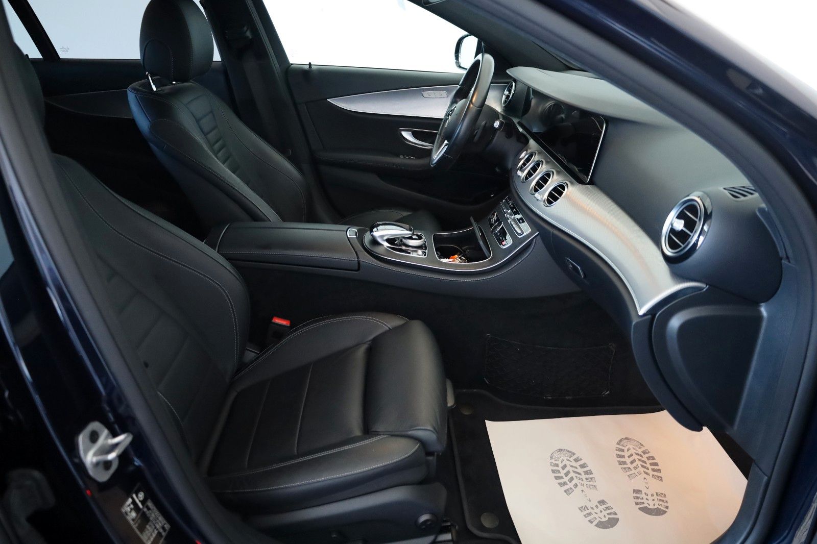 Fahrzeugabbildung Mercedes-Benz E 300de Lim. Leder,Navi,LED,Burmester,Park Paket