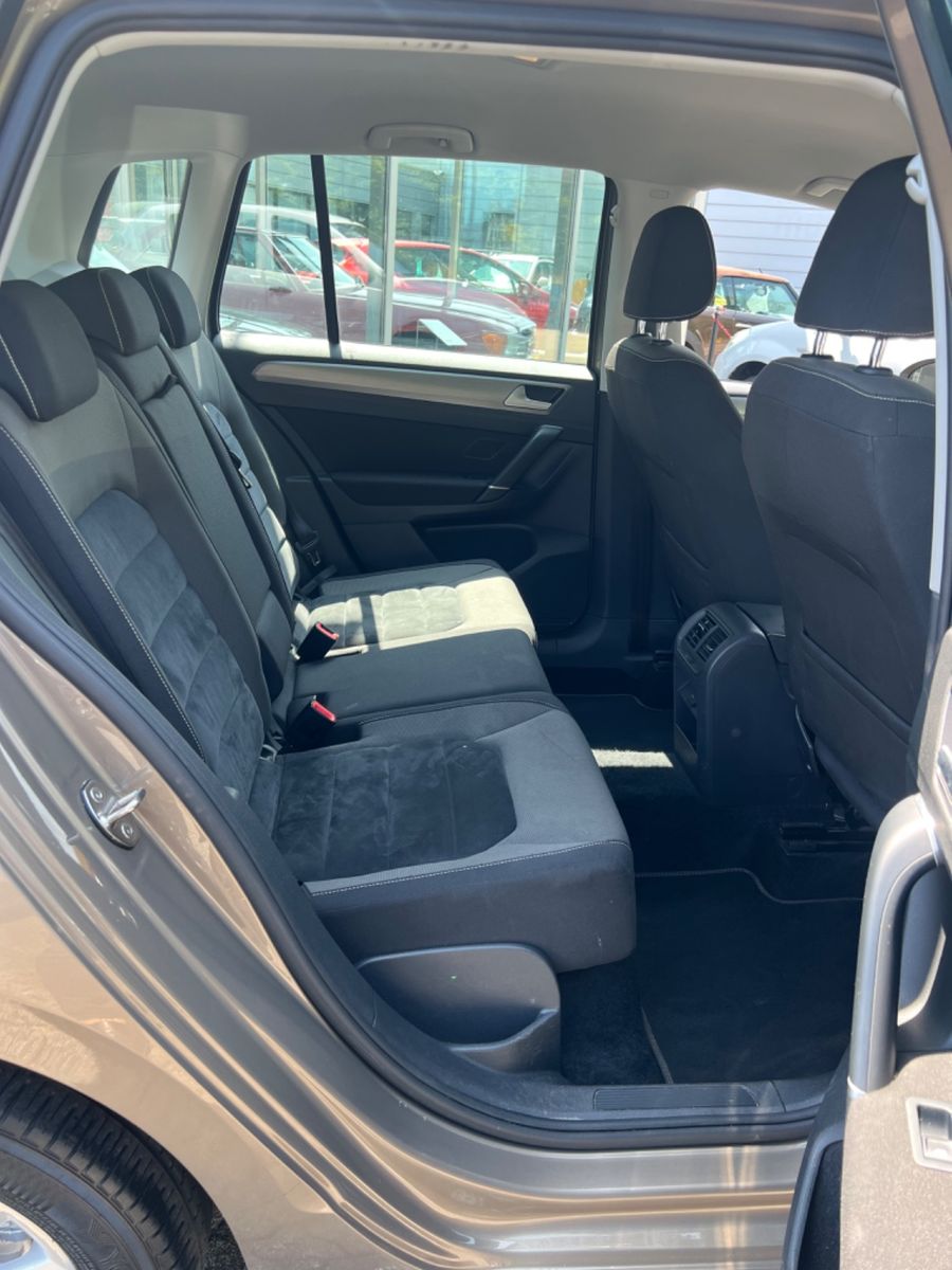 Fahrzeugabbildung Volkswagen Golf Sportsvan VII Comfortline *MASSAGE-SITZE *