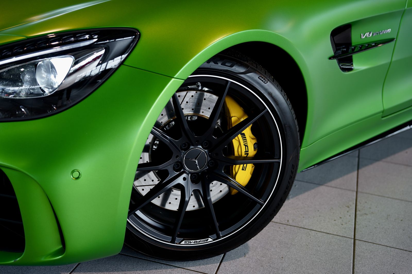 Mercedes Benz Amg Gt R