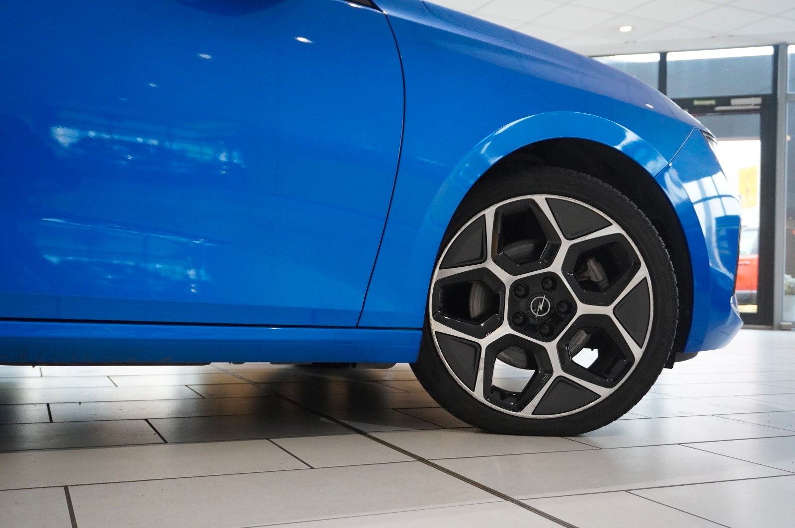 Fahrzeugabbildung Opel Astra ST 1.2T ULTIMATE NAVI/LED/PANO./SPORT/DAB+