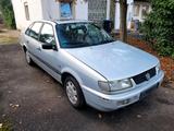 Volkswagen VW Passat, EZ 1995, 1.8B,120tkm,Tüv,Klima - gebrauchte VW Passat aus dem Jahr 1995