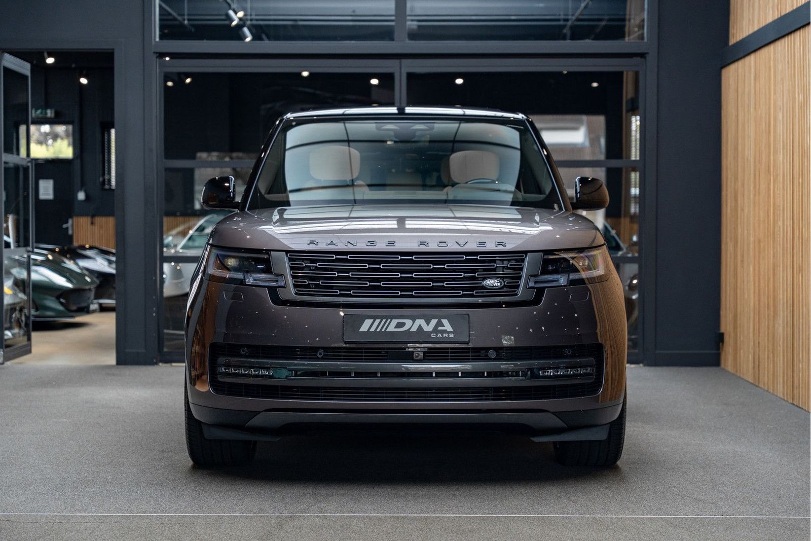 Land Rover Range Rover P460e LWB Autobiography 3.0 P460e LW imagem 2