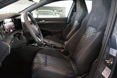 VW Golf 2.0 TDI DSG R-Line | Pano | HuD | FACELIFT VW Golf 2.0 TDI DSG R-Line | Pano | HuD | FACELIFT