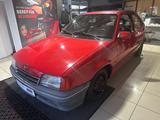 Opel Kadett 1.6 LS AUTOMATIK*2.HAND*TÜV NEU*H-KENNZ! - Opel Kadett Benzin Gebrauchtwagen