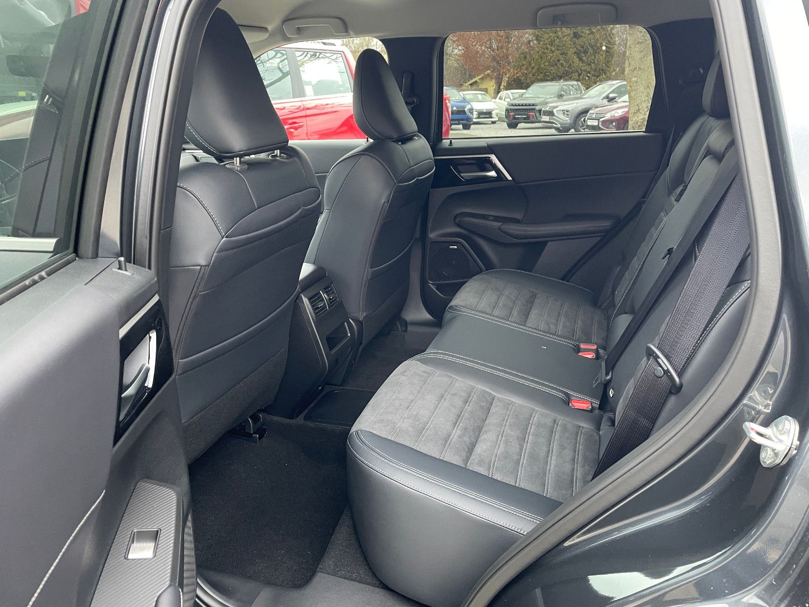 Mitsubishi Plug-in Hybrid Outlander - Bild 8